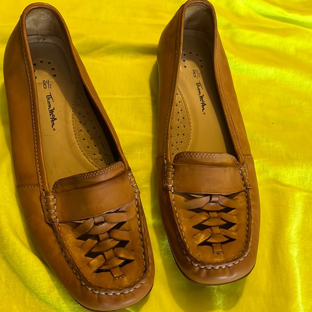Tan brown loafers. Size 8 1/2 you will love them